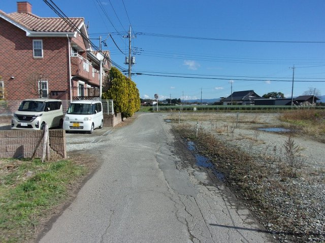 【前面道路含む現地写真】