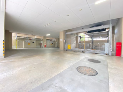 【駐車場】 | インプレスト千里中央 | 駐車場があるので、車を買う予定の方も安心です