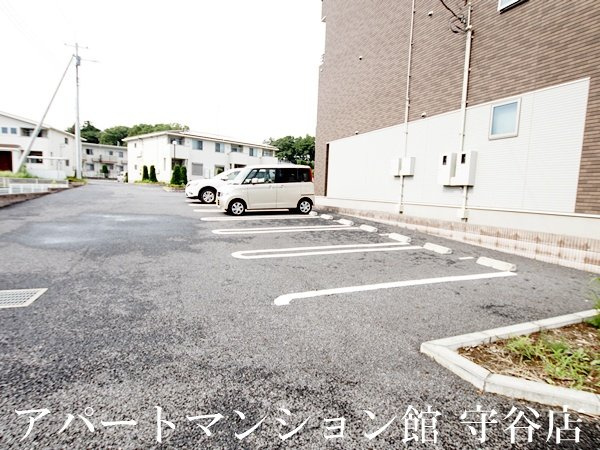 ラ・コリーナDの駐車場