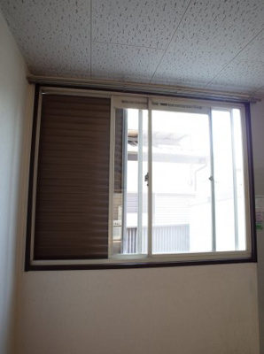 【セキュリティ】 | グリーンハイツ | 窓にはシャッター付き☆