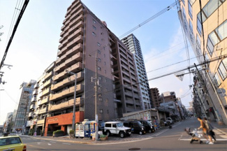 【外観】 | 大川沿いに建つロケーション良好のマンション　どこへ行くにも便利な立地です。