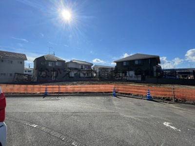 【前面道路含む現地写真】 | 仲介手数料無料　日野市平山4丁目新築戸建て4棟　2号棟