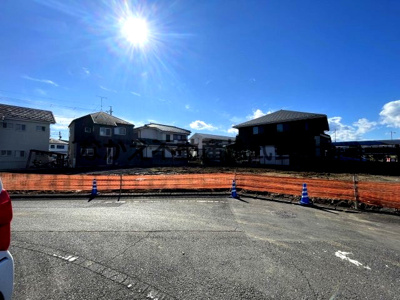 【前面道路含む現地写真】 | 仲介手数料無料　日野市平山4丁目新築戸建て4棟　4号棟