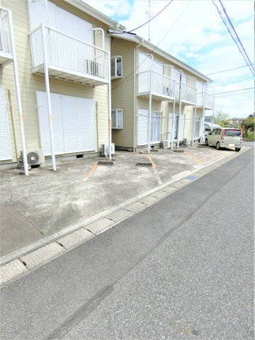 アルカサール家徳Aの駐車場