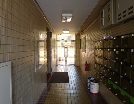 シーザーレジデンス美好町のロビー