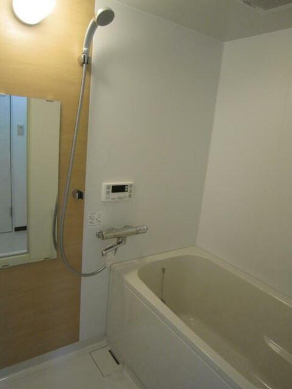 シーザーレジデンス美好町の浴室