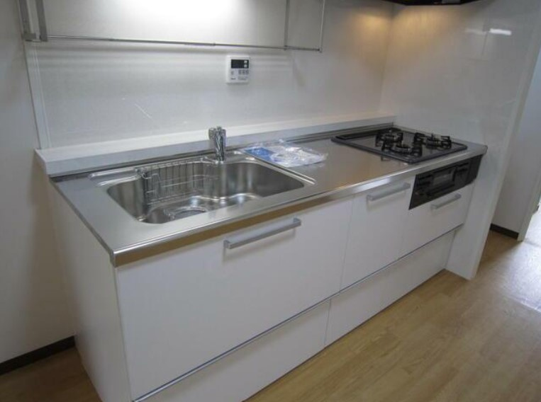 シーザーレジデンス美好町のキッチン