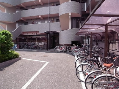【その他共用部分】 | クレールタムラ | 屋根付き駐輪場