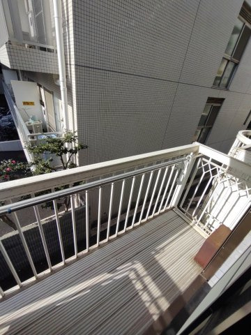 グランドール天神のバルコニー|南西向き