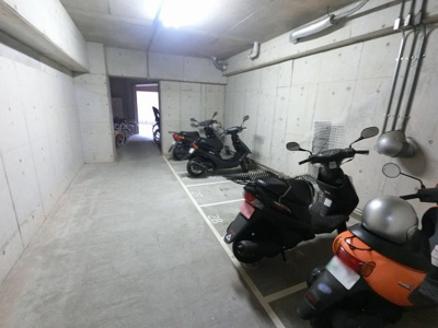 【その他共用部分】 | モアグランデ保土ヶ谷 | バイク置場です。