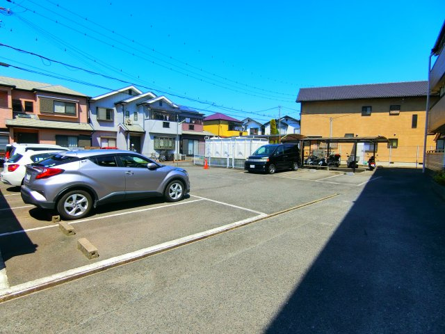 ヴィステリアハウスの駐車場