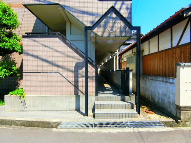 ヴィステリアハウスのエントランス