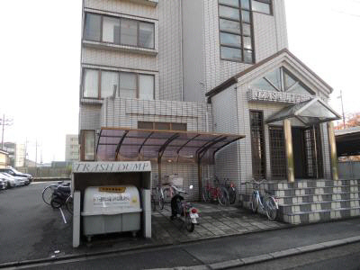 オザサライブコープの外観|エントランス部分