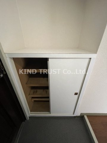 エスコート中崎の玄関