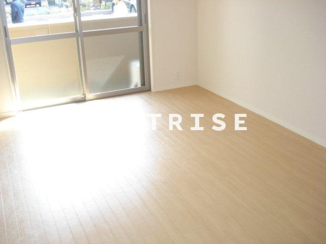 ＣｈａｍｐｓＤｏｒｅｓ（シャンドーレ）の居間・リビング|洋室