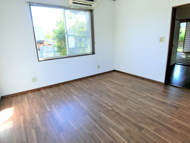 八街市吉倉貸家の居間・リビング