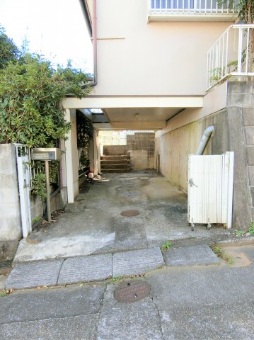 八街市吉倉貸家の駐車場