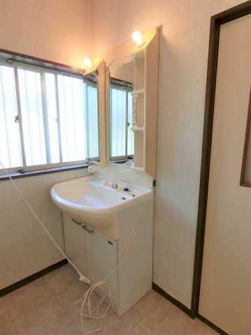 八街市吉倉貸家の洗面所