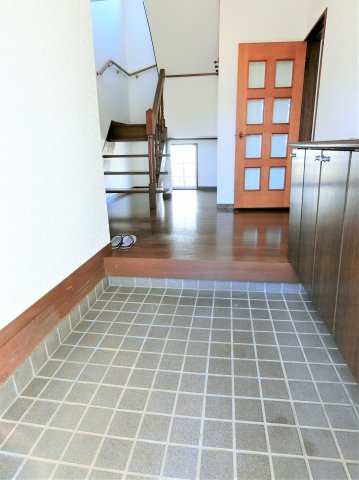 八街市吉倉貸家の玄関