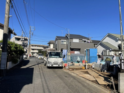 【前面道路含む現地写真】 | 仲介手数料無料　府中市小柳町1丁目新築戸建て1棟　1号棟