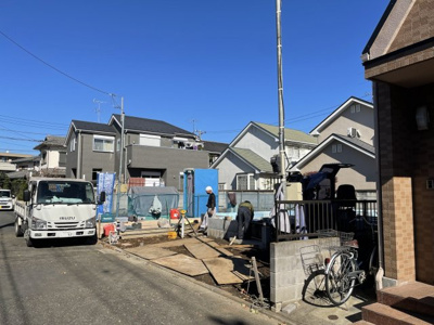 【前面道路含む現地写真】 | 仲介手数料無料　府中市小柳町1丁目新築戸建て1棟　1号棟
