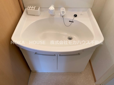 【洗面所】 | サニーフラット御立 | ゆったりとスペースのある洗面所