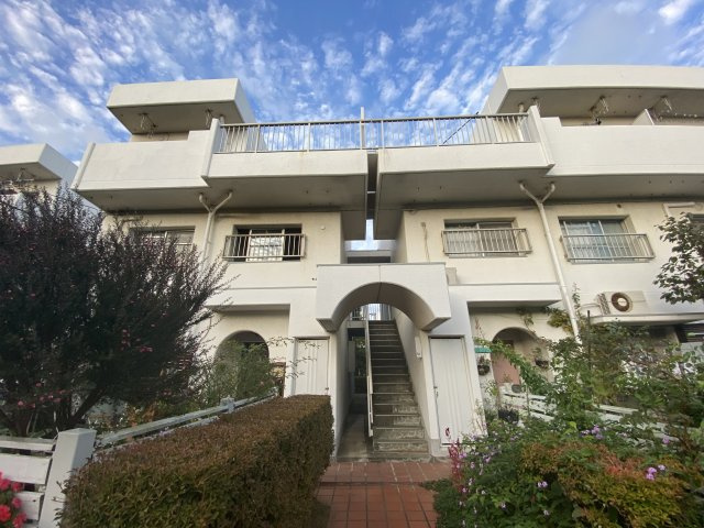 入船中央エステートの外観