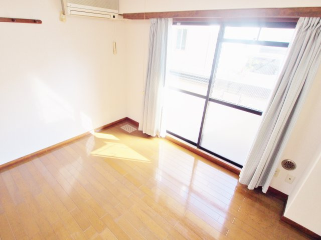 サンライズ鶴江Aの居間・リビング