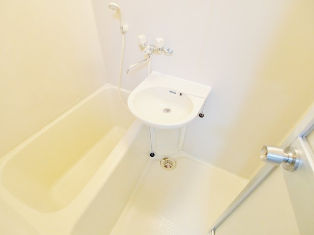 サンライズ鶴江Aの浴室