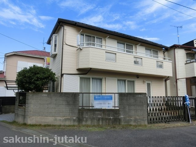 長作町　中古戸建の外観|長作町　リフォーム住宅　カースペース２台　南西角地　３ＬＤＫ