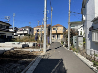 【前面道路含む現地写真】