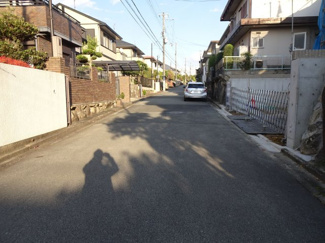 【前面道路含む現地写真】