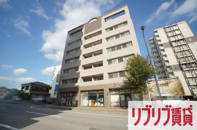 白樺フラッツの外観