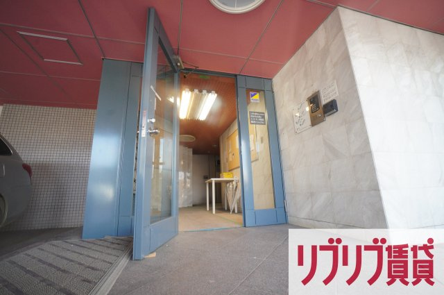 白樺フラッツのエントランス