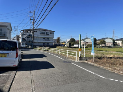 【前面道路含む現地写真】 | 仲介手数料無料　府中市日新町2丁目新築戸建て1棟　1号棟