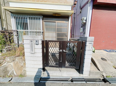 【エントランス】 | 和泉市伯太町3丁目戸建