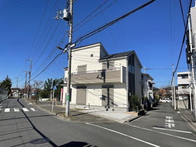 【前面道路含む現地写真】 | 仲介手数料無料　府中市日新町3丁目新築戸建て2棟　２号棟
