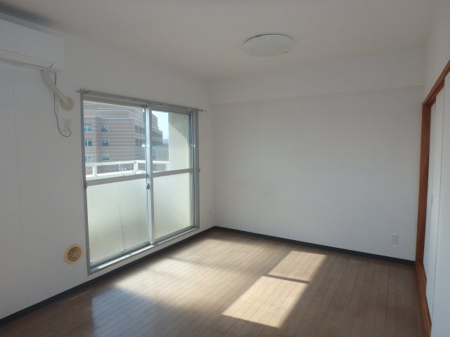 亀山ビル100の内装