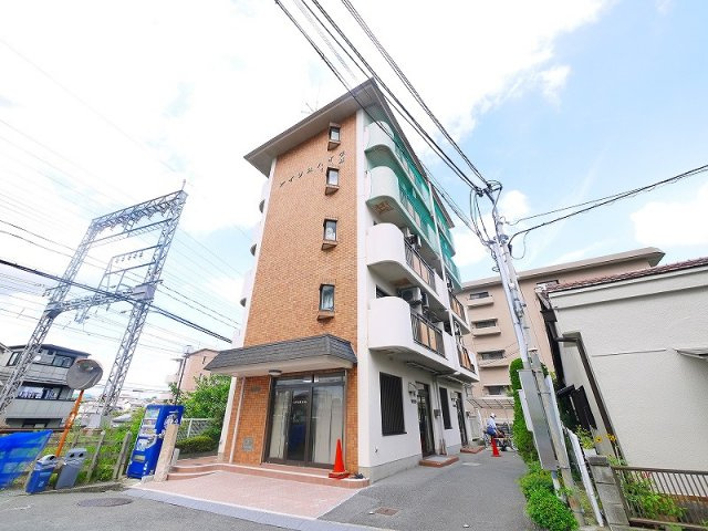 アイリスハイツ1号館のその他共用部分|建物の入り口部分です