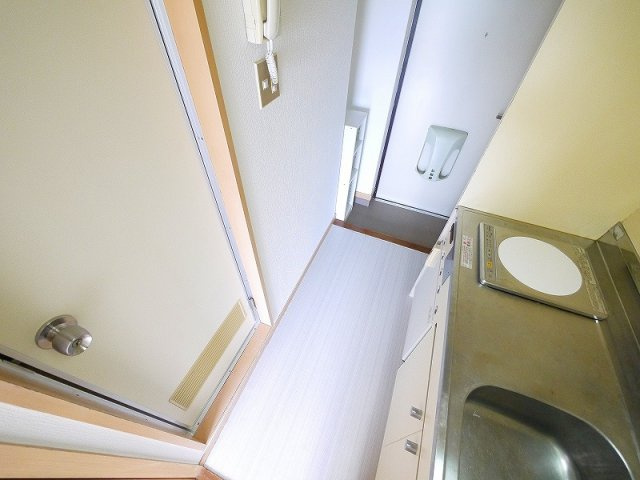 アイリスハイツ1号館の玄関|シンプルで使いやすい玄関です