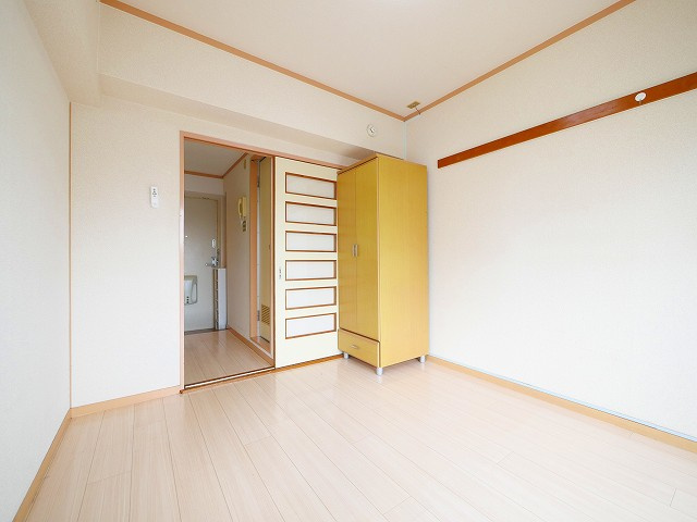 アイリスハイツ1号館の洋室