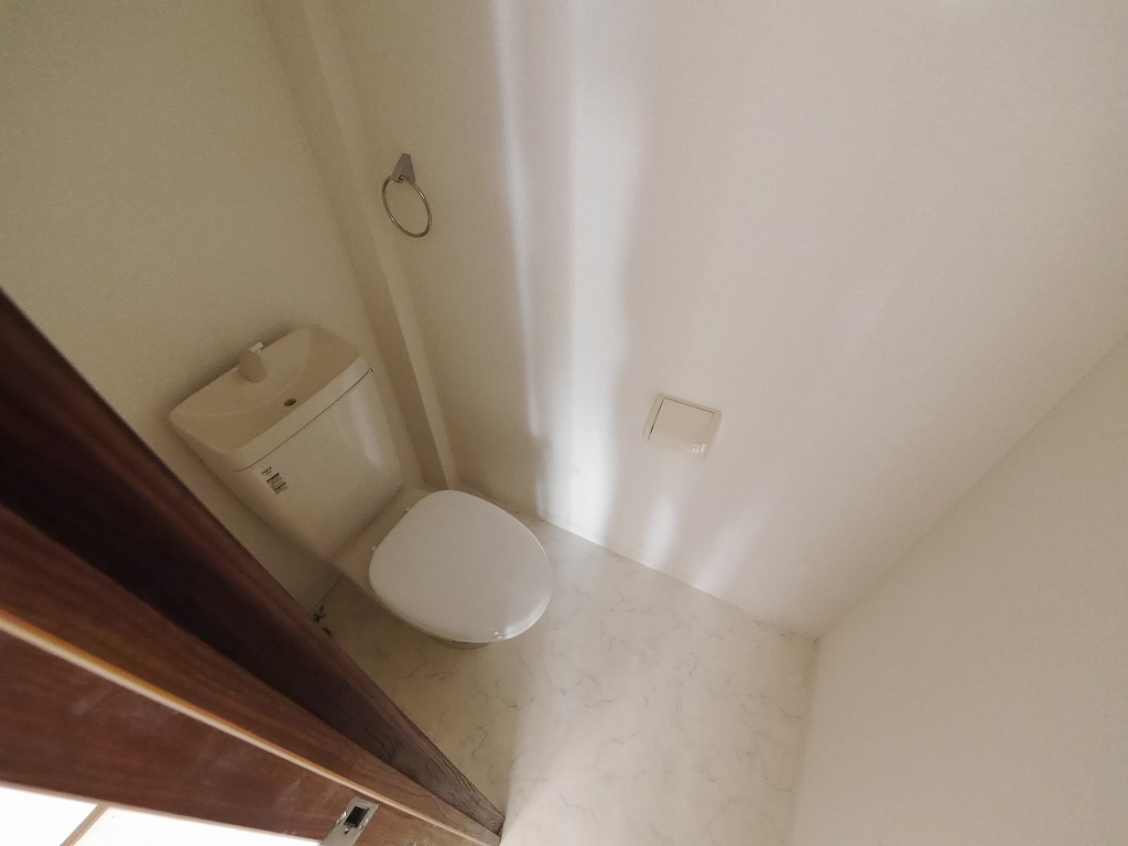 東丸山町連棟戸建のトイレ