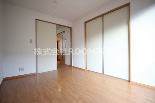 ジェネスカミムラの洋室|スタンダードな洋室です