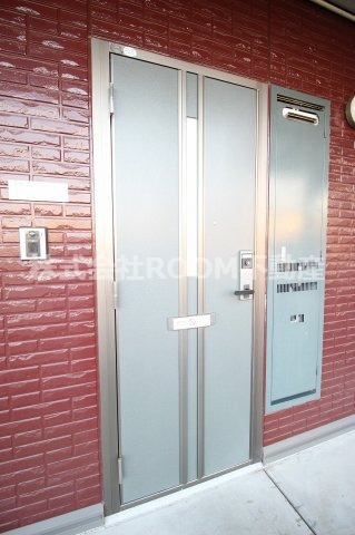 ジェネスカミムラの玄関|明るい玄関です