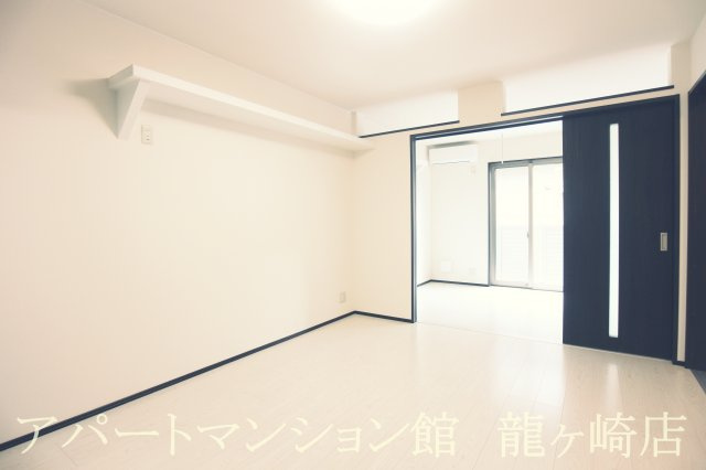 Satis (サティス)の居間・リビング