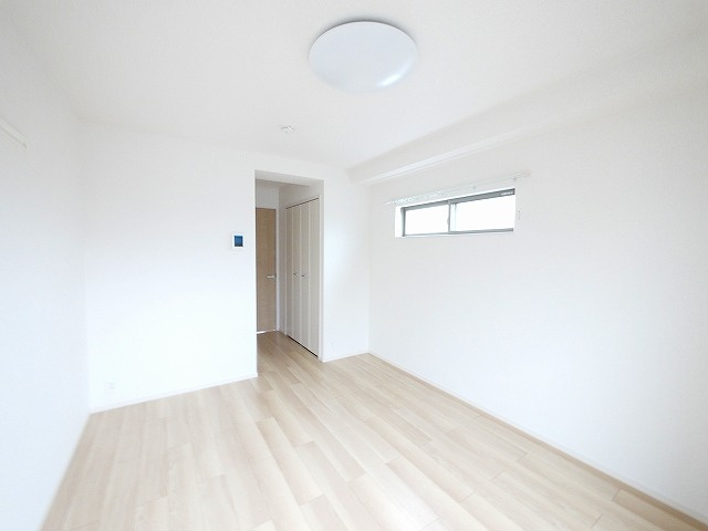 メゾンド・ローズの寝室|落ち着いて過ごせるお部屋なので、寝室にいかがでしょうか