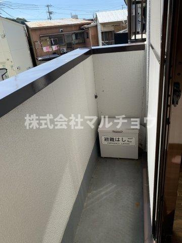 恵ハイツのバルコニー|バルコニーからの眺めを楽しみながら食事をしませんか