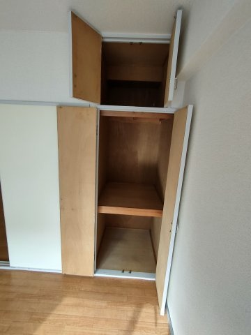 宍田ビルの収納