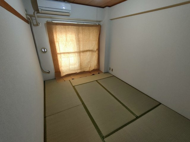 宍田ビルの和室