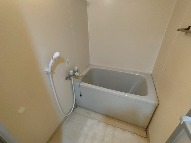宍田ビルの浴室